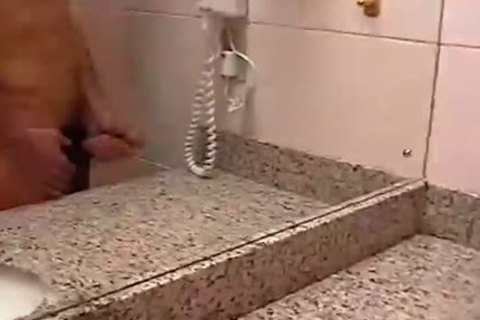 gay guy Pumps His 10-Pounder In Front Of The Mirror