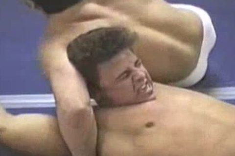 Looking for intimate match or figure 4 leglocks 