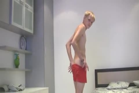 Yully lusty girl blonde