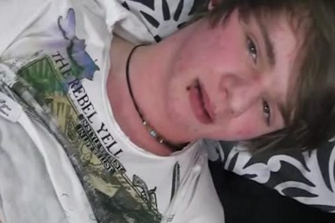 sleazy 18 Year old twink Wanks