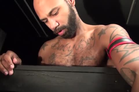 Bearded lover sucking Back That Frightening darksome Skinned Hog.