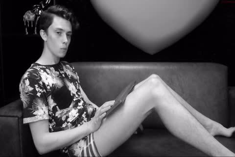 sweet Star Hides The Vibrations