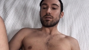 Str8chaser.com: Black haired straight dude Peyton digs handjob