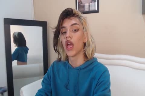 gigantic Dicked Colombian Diva