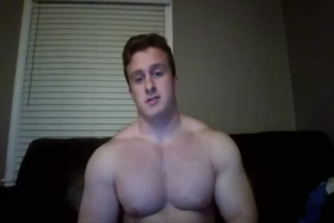 beefy Hunk Jerks Off On web camera
