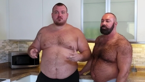 BearBack - Tattooed & pierced gay Hunter Scott getting facial