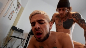 BROMO.com: Young twink Bo Sinn digs hard slamming