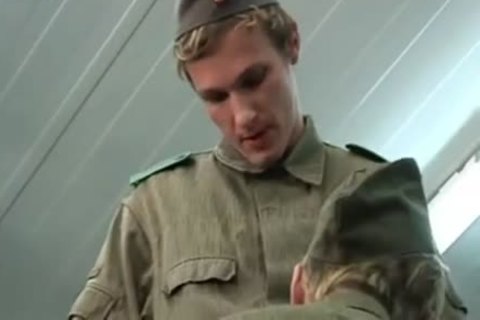 bunch oral-job-service Whit Carrot unprotected Sex Eat love juice In The Army S Kitchen